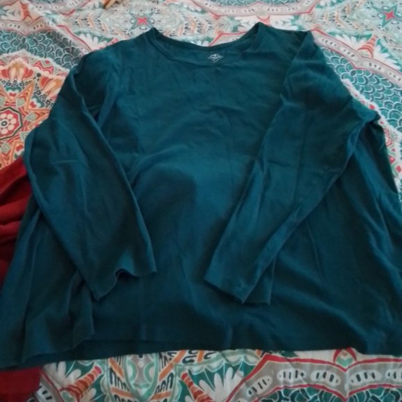 Two St John's Bay womens crew neck plus size long sleeve tees. Excellent cond - Picture 3 of 4